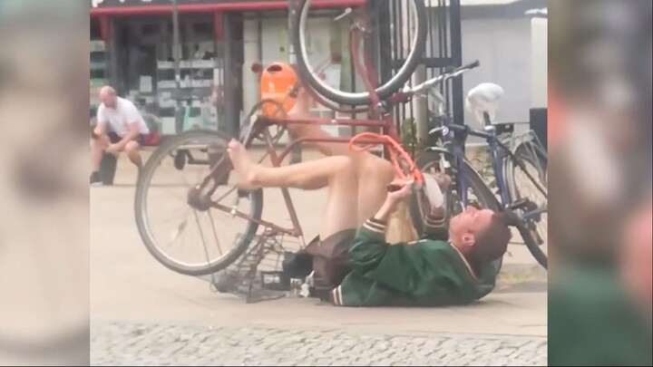 Funny Idiots On Bikes - Hilarious Cyclist Fails Compilation
