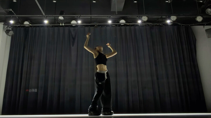 《Like Jennie》Bản phối trong lớp học mà mình đã hứa với mọi người trước Tết đã hoàn thành và ghép nhạ