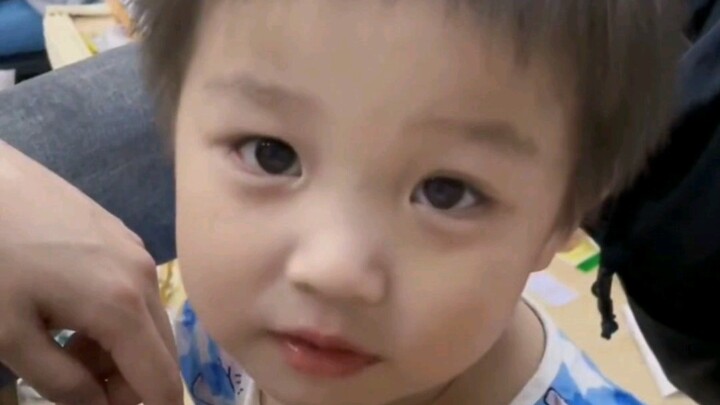 Kepada ibu (suara jepit yang lembut dan manis) Kepada ayah (tanpa rasa apapun, bicara dengan nada ya