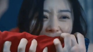 Tên cướp đã yêu con tin! Sau khi anh ta giải cứu cô, cô biết điều đó là sai nhưng cô vẫn yêu anh ta.