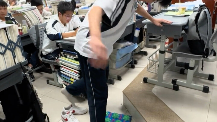 Thầy giáo đã nắm được tinh hoa của lượt xem!