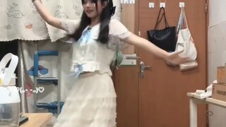 趁室友不在拍的这么可爱真是抱歉 ｜可愛くてごめん