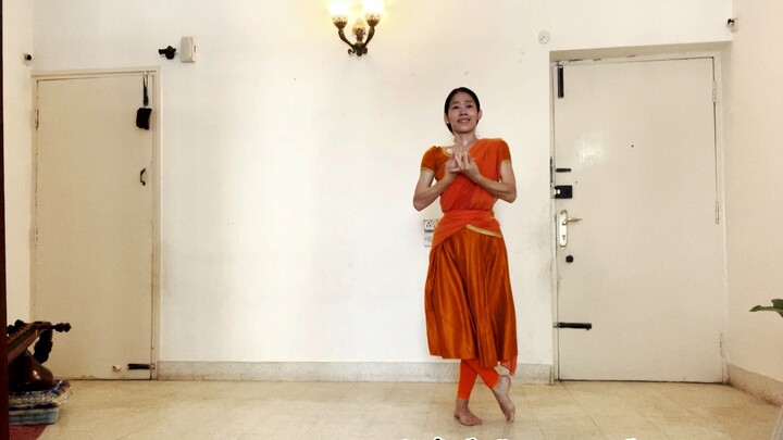 The mountain ghost you have never seen... dance a dance to Gong Linna's "Mountain Ghost"