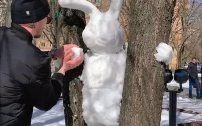 [Can’t Wait for Winter] Let’s Do a High Split with Talking Tom!