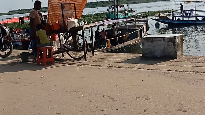 This Bangladesh river.