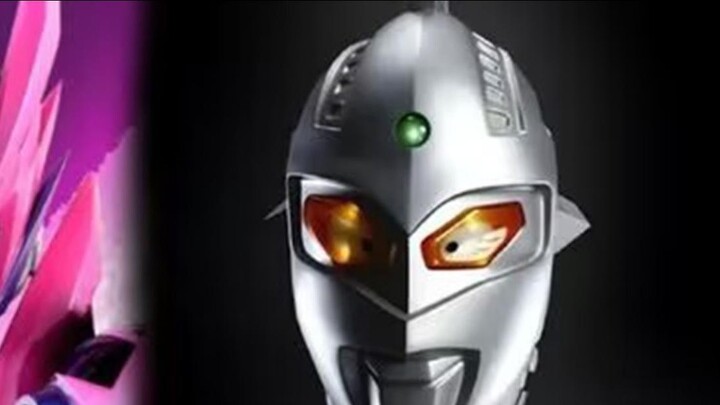 “ภายในสามปี Armor Hero จะแซงหน้า Ultraman ในทุกด้านอย่างแน่นอน” มาดูกันว่าผู้ชายน่าเขินคนไหนจะพูดประ