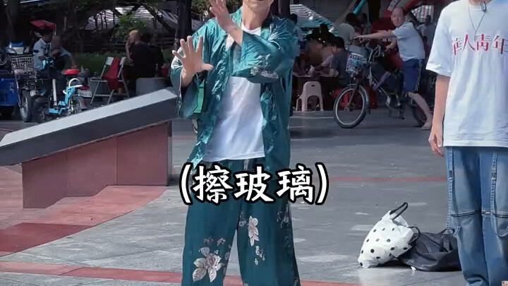 Level-99 breakdancing uncle!!