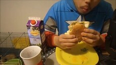 Eating Show: Fried Egg Cheeseburger & Elderberry Juice