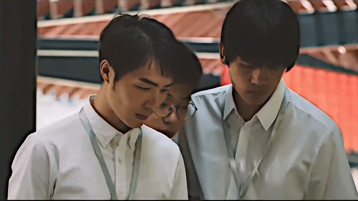 Fang Xu langsung menyadari bahwa itu adalah papan Go ukuran 8x18; Hikaru no Go.