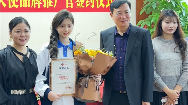 I’m honored to serve as the Shenzhen Campus Uniform Image Ambassador, and I’ll keep striving to impr