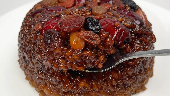 This is a family favorite for our New Year’s Eve dinner every year—“Sticky Rice Eight Treasure Rice”