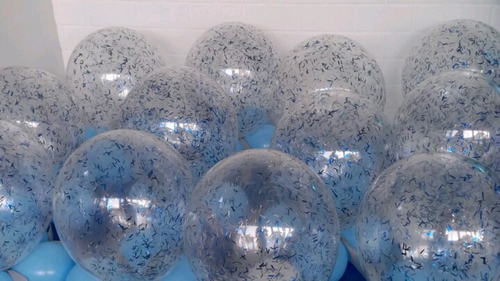 #9balloons in blue/pale blue and clear with cut confetti in chromeblue