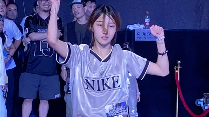[Xi Jiaqi] "Seorang popper wanita yang tidak bisa melakukan waacking bukanlah penari hip-hop yang ba