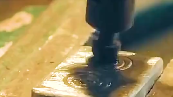 คุณจัดการเธอไม่ได้ ให้ฉันจัดการเองแล้วกัน