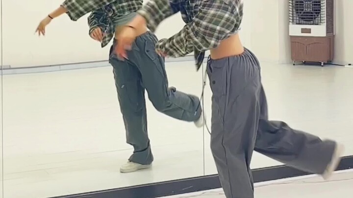 Hướng dẫn nhảy đoạn điệp khúc Supernatural trong đĩa đơn tiếng Nhật của NewJeans