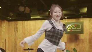 彩演节目中再次跳IZONE《幻想童话》
