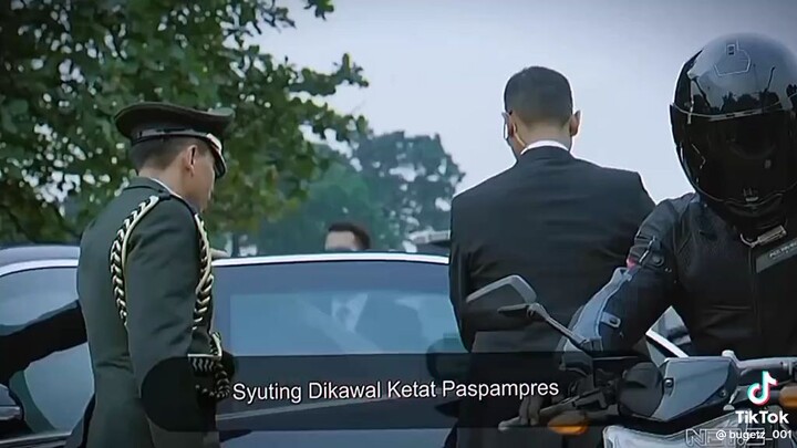 Pak jokowi mengkeren🗿✨