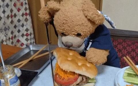 【Kuma Beruang Kecil】 Beruang Kuma, aku akan membuatkan sandwich untuk kamu makan, dagingnya banyak.