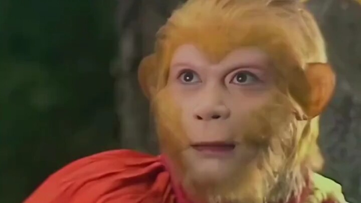 “ครั้งแรกที่เห็นข่าวซุบซิบแล้วเอาไปบอกคนในเรื่องนั้นเลย”