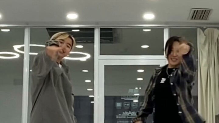 call call call, I’m dancing so happily!