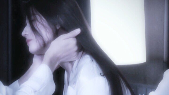 Directors, how about considering a script with two female leads?