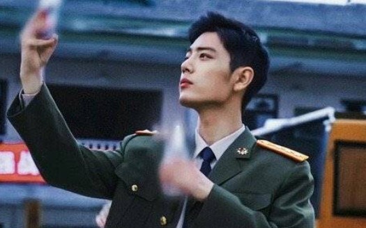 [Xiao Zhan] My soldier brother is walking towards me wearing a big red flower