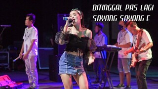 YUPI YUPITA - DITINGGAL PAS LAGI SAYANG SAYANGE  [ COVER ] [ LATHANSA ]