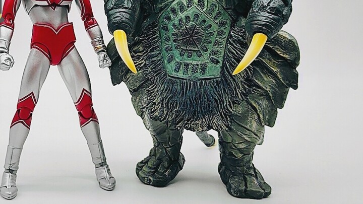 Does Beidiao also have a leather suit movable model? This one is a bit too loose. Ultraman Jack's cl