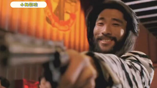 两大恶人互相残杀。