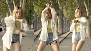 Tirukan tarian magis samping lapangan basket: Pulau Harta Karun Baru