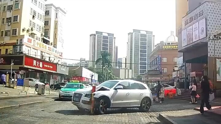 Tiang Dewa Penentu Jalan