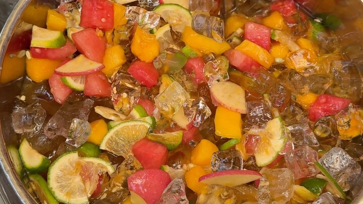 Nước đường ven đường chỉ 3 tệ mà ngon quá trời, đủ loại đến mức không biết chọn gì luôn!