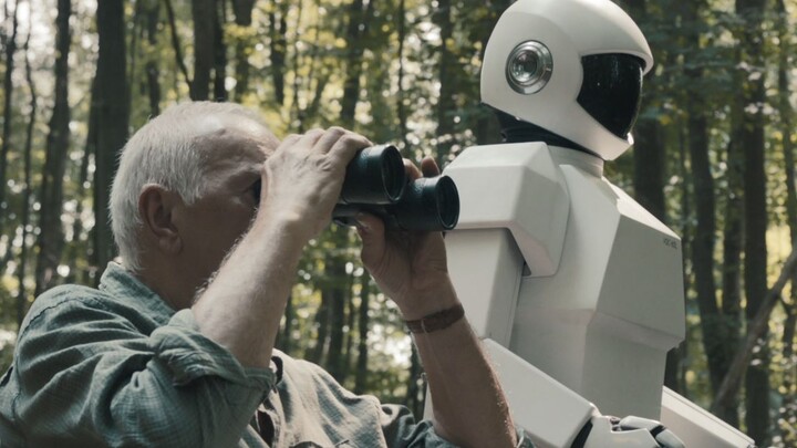 A tear-jerking sci-fi film: A master thief develops dementia, takes a robot as his apprentice, and t
