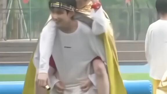 2 ak nhà tui dễ thw ghê 🥰🥰