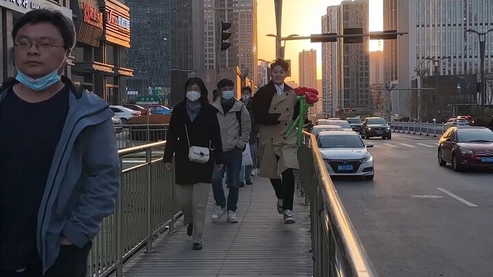 ทุกครั้งที่เจอกันมีเซอร์ไพรส์เสมอ ฉันเลยตั้งตารอการพบกันครั้งหน้าอยู่ตลอด