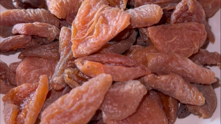 杏结的太多了做成杏脯特别好吃