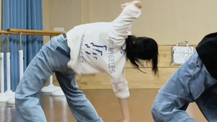 Lần đầu tiên nhảy hiphop đã bị hỏi trước đây có từng học qua không