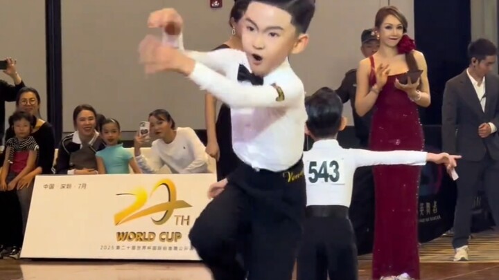 ตุ๊กตาหัวโตเต้นลัตเทน