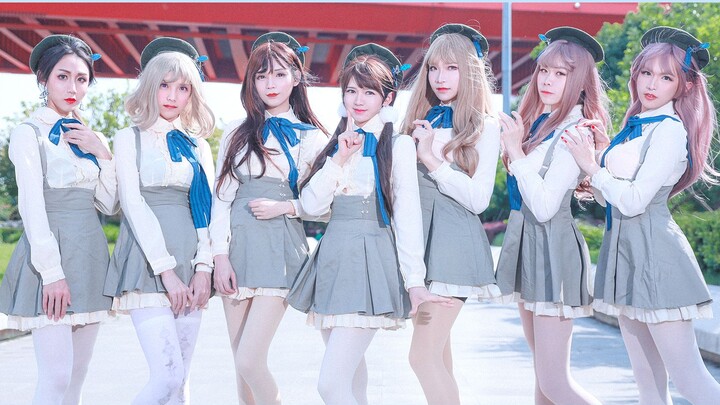 เมอร์ซี่มีอิสระที่จะทำอะไรก็ได้ตามที่เธอต้องการ ลมทะเลพัดผ่านกระโปรง AC Alice COS Art Group