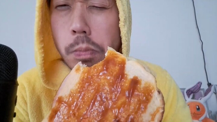 ASMR EATING SOUNDS - GRILLED CHEESE & EGGS
