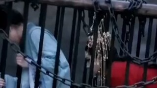 Aku pikir aku akan menguasai enam istana, tetapi yang terjadi aku malah menjadi mainan kaum lelaki.