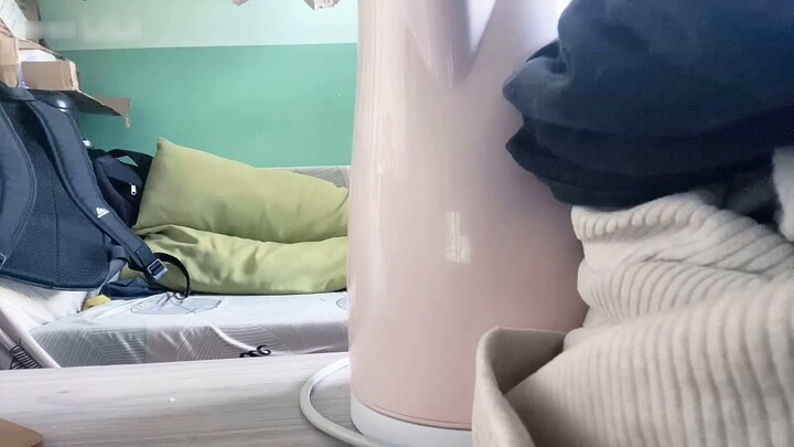 I secretly put on women's clothes and waited for my brother to come home! How would my brother react