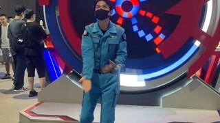 Sao bạn biết tôi vào BW xem Ultraman Blazer?