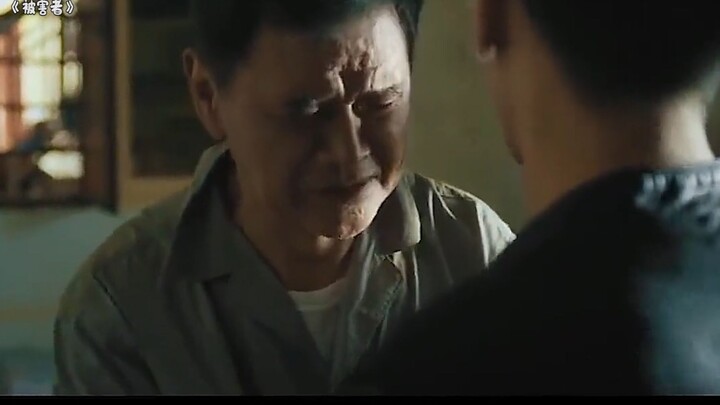 The young man, out of sympathy, refused to accept compensation from the elderly man. Unexpectedly, t
