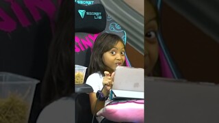 LEIKA JADI BURGER DI HIDE ONLINE #hideonline #leika #leikagaming #viral #shorts #tiktokviral #gaming