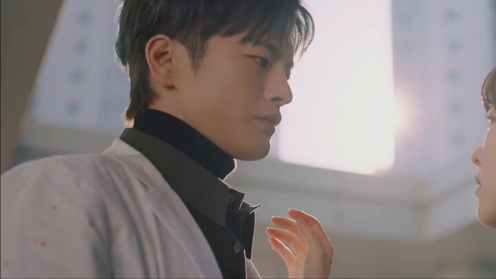 The war song starts|| "Let me be the one you love the most, and then die for you" [One day, destruct