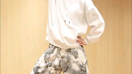 bOYSTORY, sky Boy Group, Wang Chenyi, and others perform a compilation of remixed dances to HyunA's 