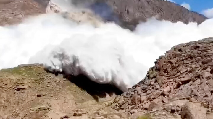 ผู้รอดชีวิตจากหิมะถล่มเล่าประสบการณ์ firsthand