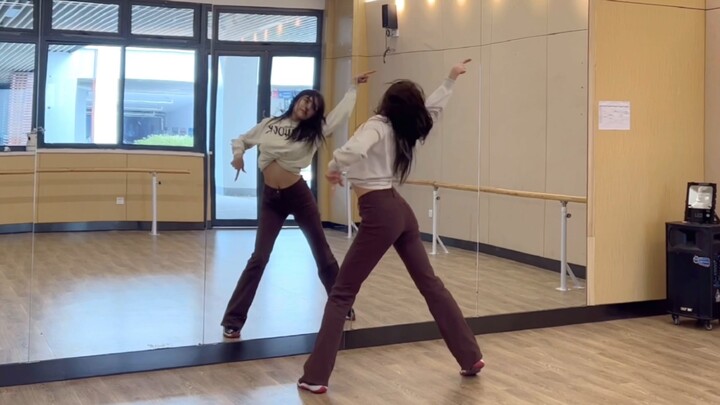 4U Wannida, choreography by Lili