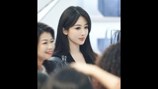 9.26 ฉากงาน mk ของ Yang Zi ใครจะรู้ว่าผมยาวตรงสีดำมันสวยและมันแค่ไหน?